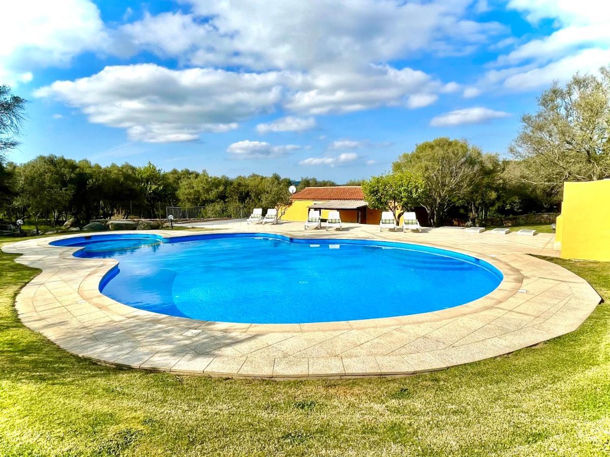 Punta D'Acu Country Resort Arzachena Exterior photo