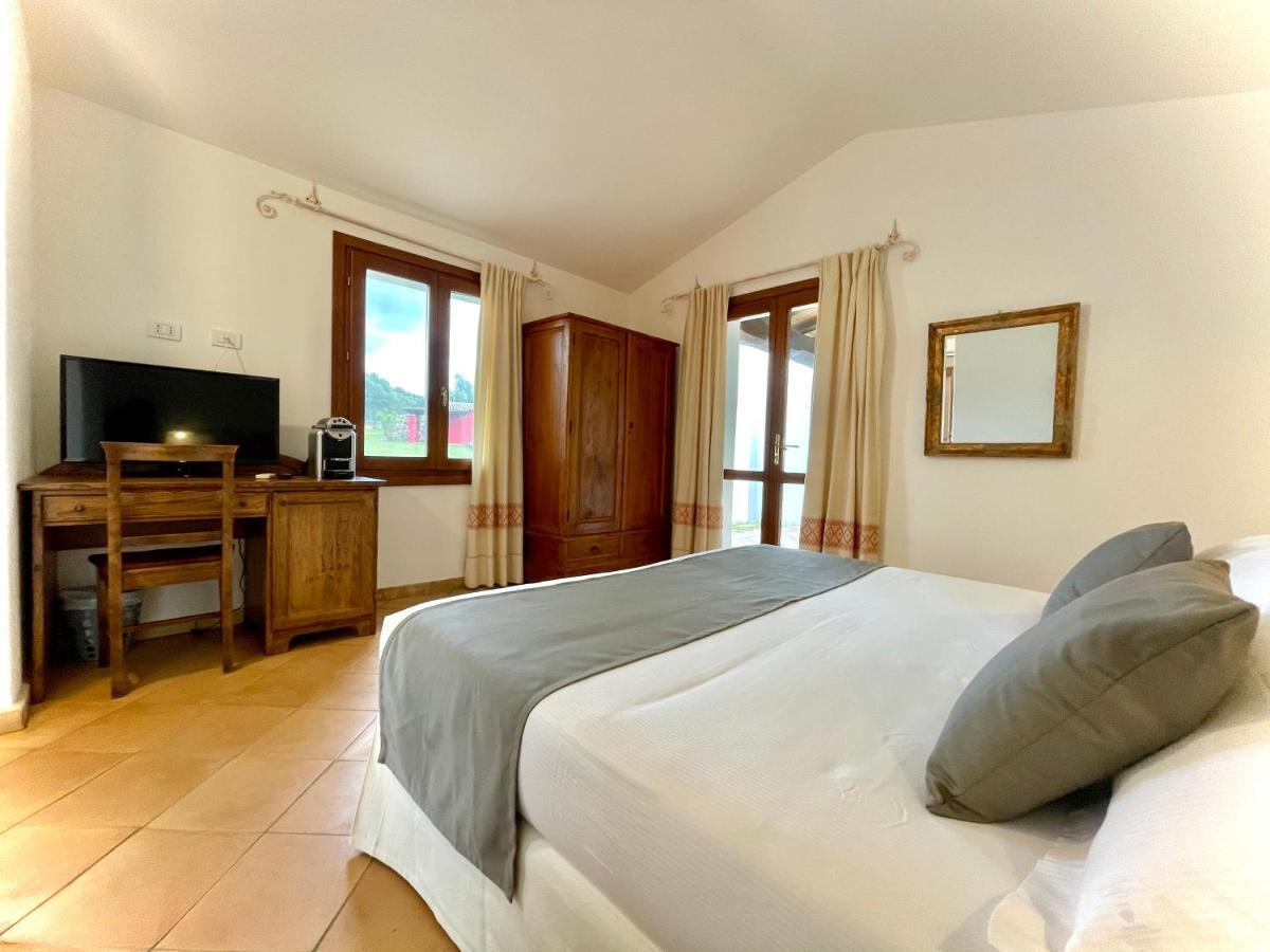 Punta D'Acu Country Resort Arzachena Exterior photo